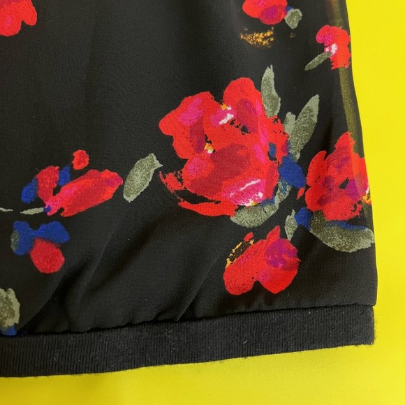 Express Floral Dressy Halter top, Black and red, Size XS - Picture 4 of 8